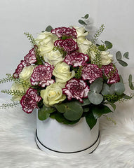 Distinctive Arrangment of Carnation & Roses in a Box