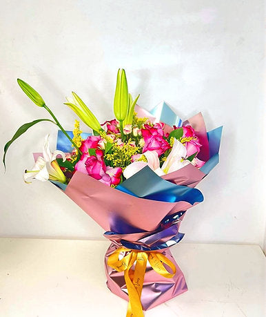 Eye-Catching Fresh Lily and Roses Bouquet