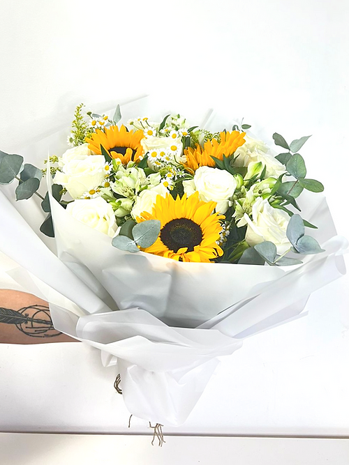 Dazzling Sunflower Bouquet