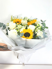 Dazzling Sunflower Bouquet
