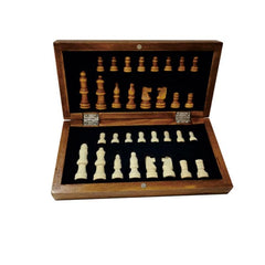 CHESS BOARD – Compact Wooden Chess Set