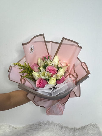 Charming Pink & White Bouquet