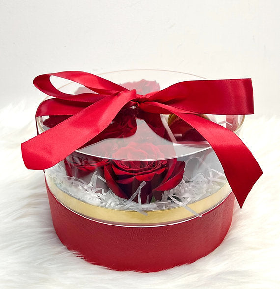 Red Roses with Macarons