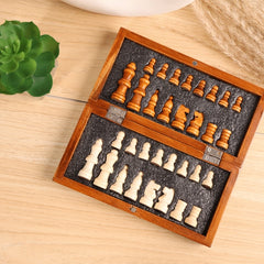 CHESS BOARD – Compact Wooden Chess Set